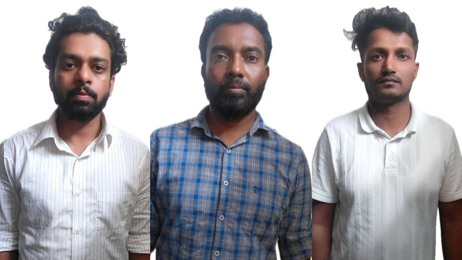 এবার নোটস দেওয়ার অজুহাতে কলেজ ছাত্রীকে ধর্ষণ ও ব্ল্যাকমেল, গ্রেফতার শিক্ষক-সহ ৩ এবার নোটস দেওয়ার অজুহাতে কলেজ ছাত্রীকে ধর্ষণ ও ব্ল্যাকমেল, গ্রেফতার শিক্ষক-সহ ৩