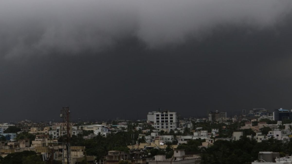 দক্ষিণবঙ্গে ৪ জেলায় বন্যা পরিস্থিতি, ৮ জেলায় দুর্যোগের সতর্কতা; আবহাওয়ার আপডেট