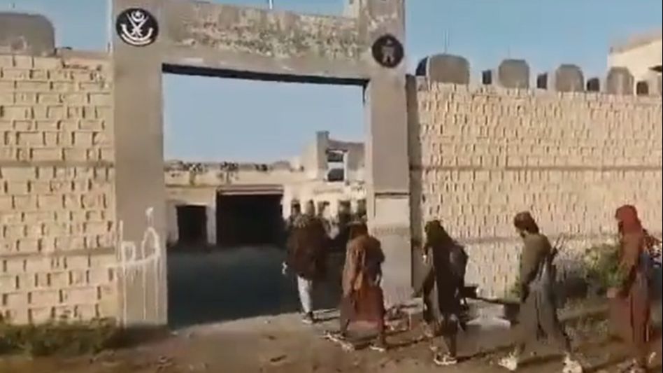 বাংলাদেশের যুবকরা যোগ দিচ্ছে পাকিস্তানের তালিবান নেটওয়ার্কে, জানেই না ঢাকা  বাংলাদেশের যুবকরা যোগ দিচ্ছে পাকিস্তানের তালিবান নেটওয়ার্কে, জানেই না ঢাকা