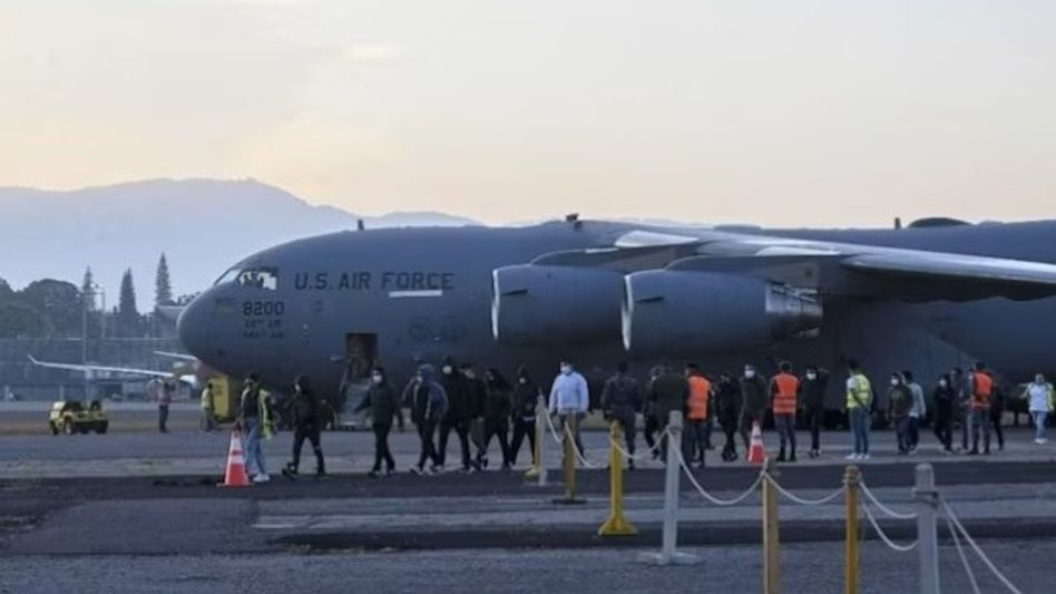 ট্রাম্পের এই মেয়াদে আমেরিকা থেকে ১,৫৬৩ ভারতীয়কে তাড়ানো হয়েছে: কেন্দ্র ট্রাম্পের এই মেয়াদে আমেরিকা থেকে ১,৫৬৩ ভারতীয়কে তাড়ানো হয়েছে: কেন্দ্র
