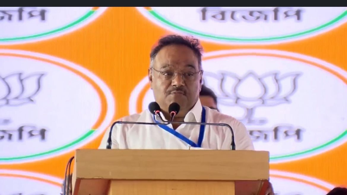 'কিছু দিনের জন্য দলের রং ভুলে যান,' মোদীর সামনেই বিরোধীদের পাশে চাইলেন শমীক