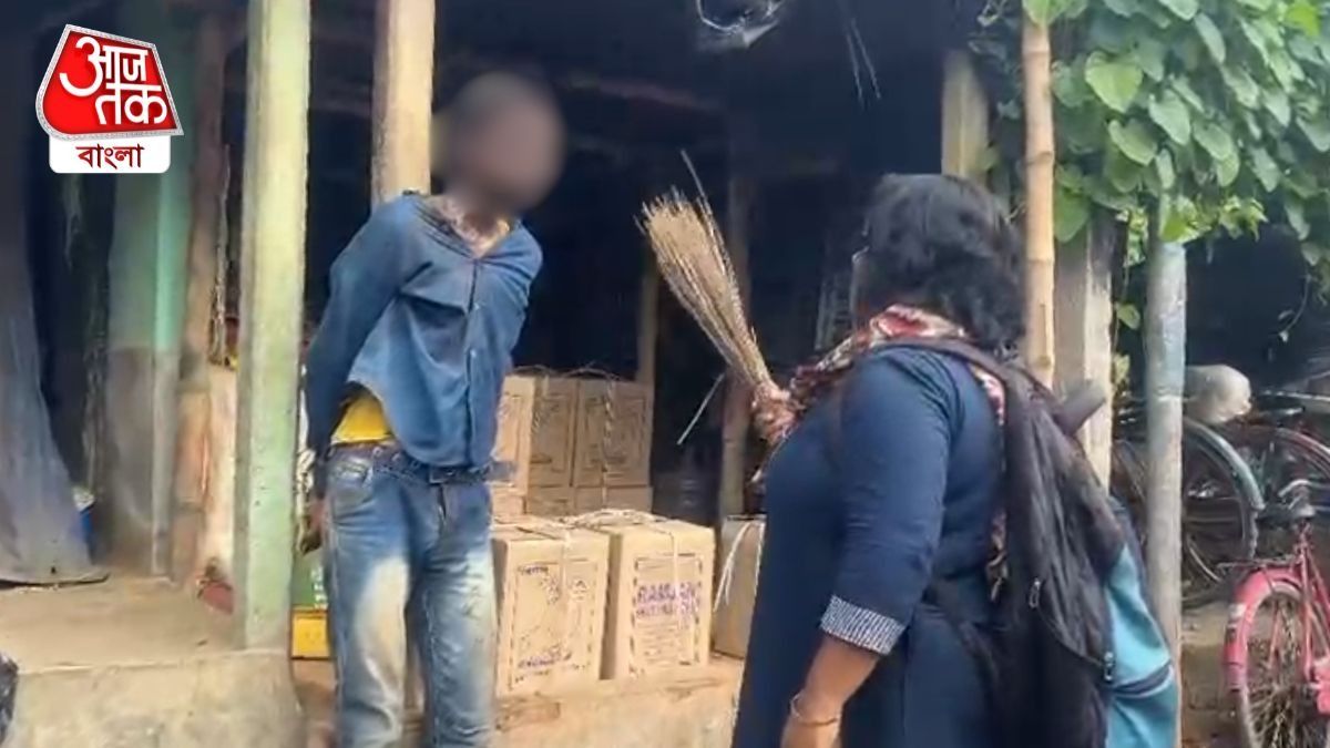 পচা ডিম-মুখে গোবর-জুতোর মালা, শ্লীলতাহানির চেষ্টায় অভিযুক্তকে ঝাঁটা দিয়ে মারধর!