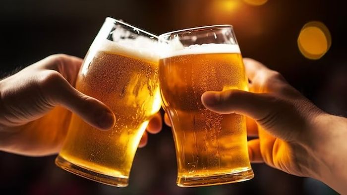 শরীরে এই লক্ষণগুলো দেখলে বুঝবেন বিয়ার খেলেই বিপদ