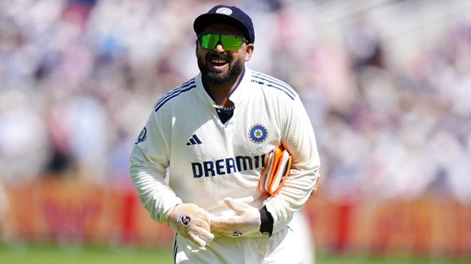 কিপিং করতে পারবেন পন্ত? টিম ইন্ডিয়ার ভাইস ক্যাপ্টেনকে নিয়ে বড় আপডেট  কিপিং করতে পারবেন পন্ত? টিম ইন্ডিয়ার ভাইস ক্যাপ্টেনকে নিয়ে বড় আপডেট