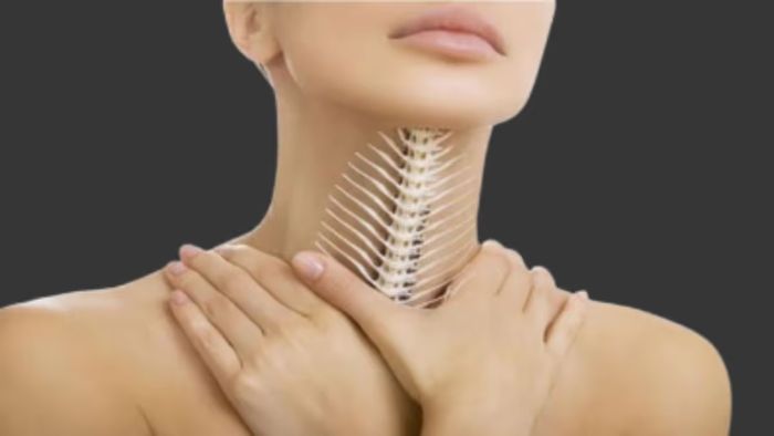 গলা থেকে চটজলদি মাছের কাঁটা বের করা খুব সহজ, গোপন ট্রিকস