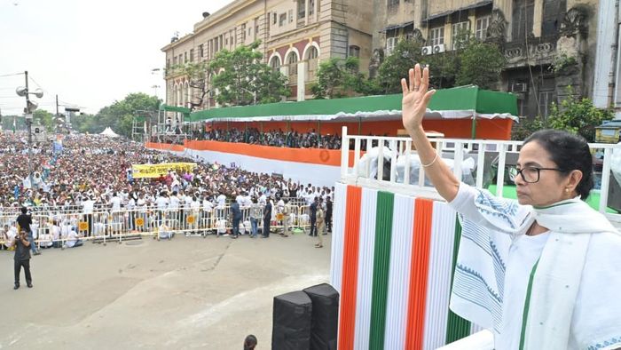 মমতা বন্দ্যোপাধ্যায় শহিদ মঞ্চে