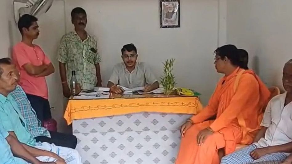 ভোটের মুখে 'নাগরিকত্ব' ইস্যু? বাংলায় হঠাত্ CAA ক্যাম্প BJP-র, তীব্র বিরোধিতা TMC-র  ভোটের মুখে 'নাগরিকত্ব' ইস্যু? বাংলায় হঠাত্ CAA ক্যাম্প BJP-র, তীব্র বিরোধিতা TMC-র