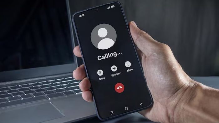 কেউ লুকিয়ে আপনার কল রেকর্ড করছে না তো? এভাবেই বুঝে যাবেন