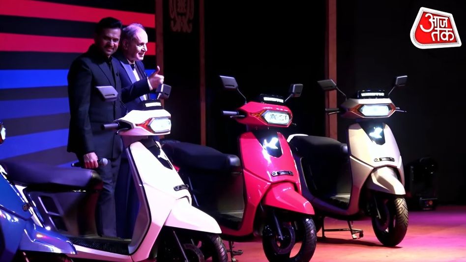 চাবি নয়, পাসওয়ার্ডে চালু হবে, নতুন অবতারে লঞ্চ হল সেই কাইনেটিক DX EV স্কুটার চাবি নয়, পাসওয়ার্ডে চালু হবে, নতুন অবতারে লঞ্চ হল সেই কাইনেটিক DX EV স্কুটার