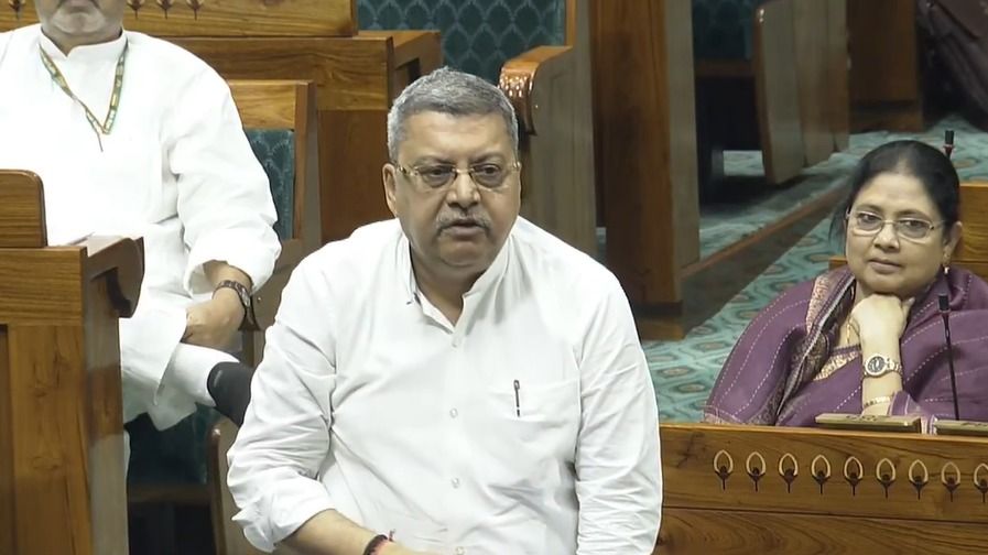 সংসদে PoK-কে 'আজাদ কাশ্মীর' বললেন কল্যাণ, চরম বিতর্ক, তীব্র নিশানা BJP-র সংসদে PoK-কে 'আজাদ কাশ্মীর' বললেন কল্যাণ, চরম বিতর্ক, তীব্র নিশানা BJP-র