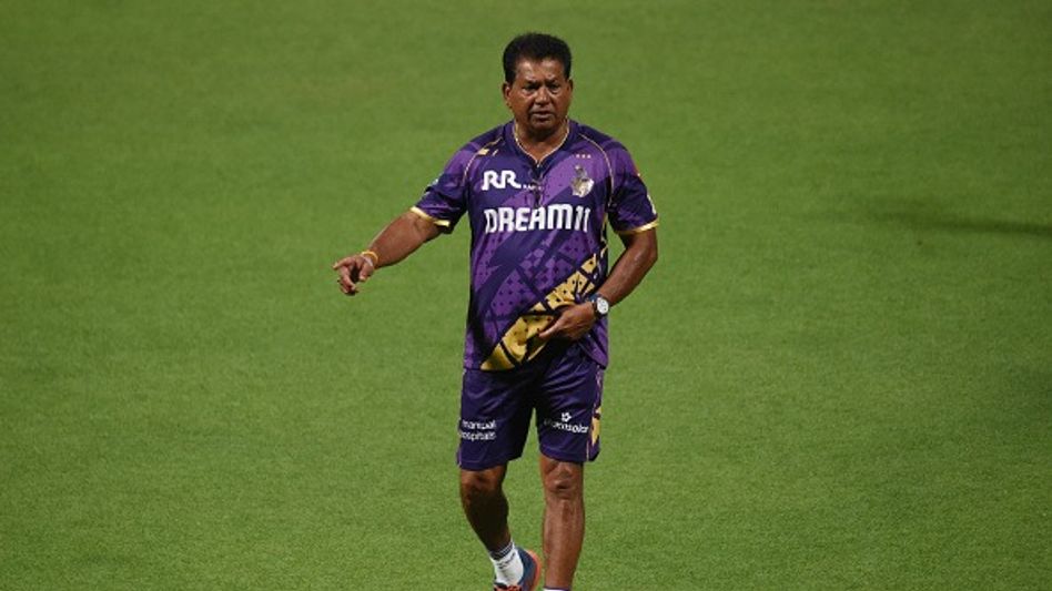 সরে দাঁড়ালেন চন্দ্রকান্ত, KKR সরালো কাপ জেতানো কোচকেই সরে দাঁড়ালেন চন্দ্রকান্ত, KKR সরালো কাপ জেতানো কোচকেই