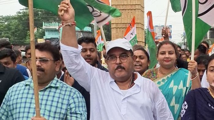 বনগাঁ পুরসভার তৃণমূলের চেয়ারম্যান গোপাল শেঠ