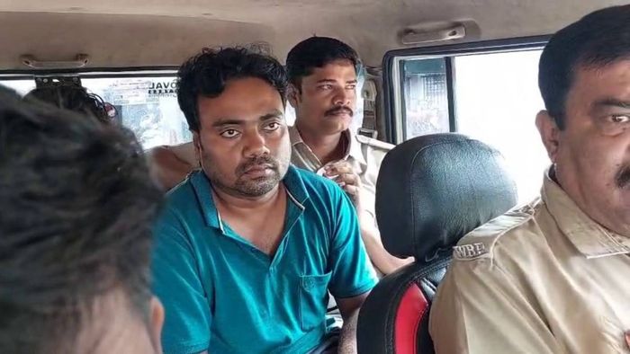 গ্রেফতার অভিযুক্ত