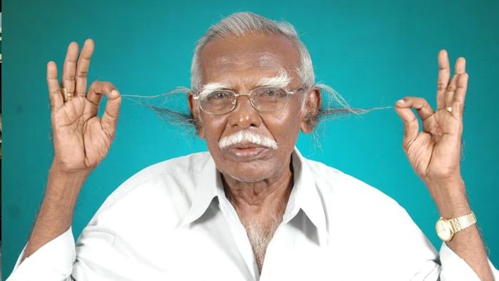 কানে বড় বড় চুল গজানো কীসের ইঙ্গিত, এসব মানুষের চরিত্র কেমন?