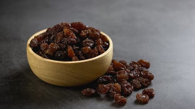 কিশমিশ এভাবে খেলে কোষ্ঠকাঠিন্য দূর করে, লিভারের বন্ধু