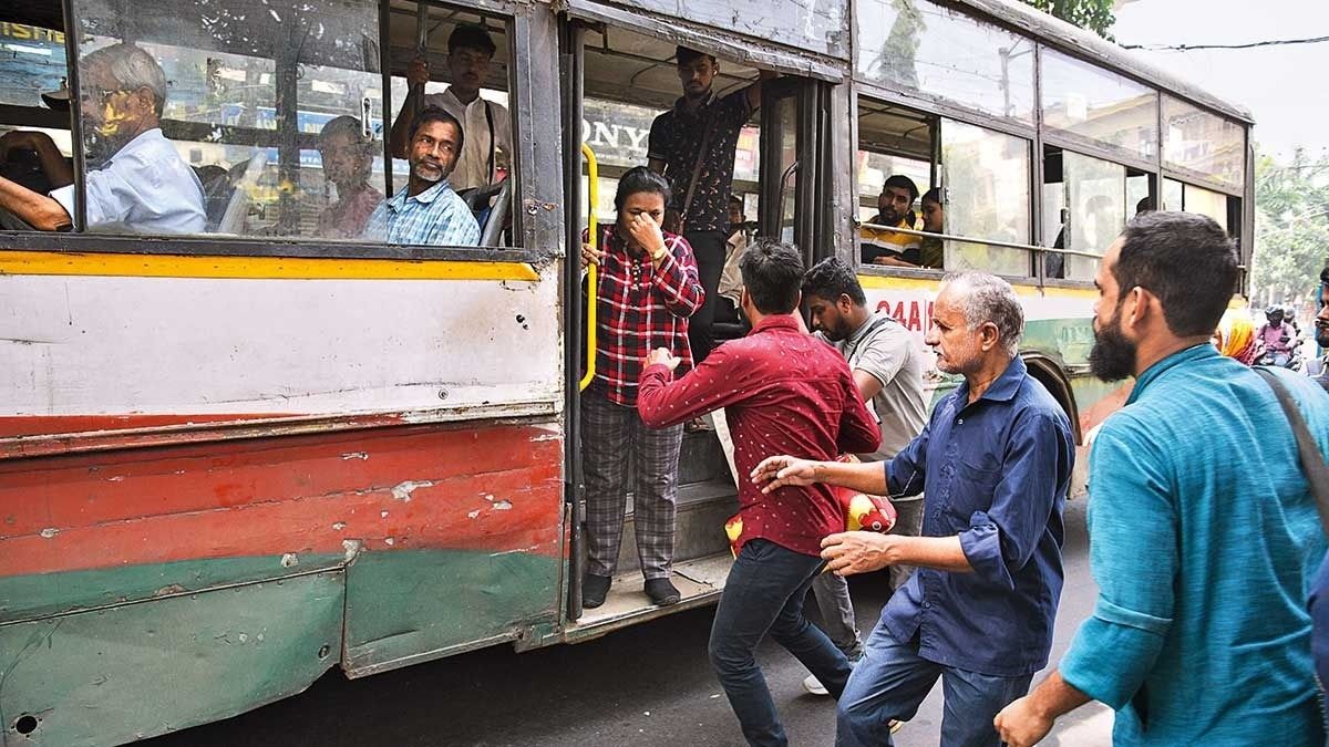 কবি সুভাষের যাত্রীদের জন্য শাটল পরিষেবা চালু, কত ভাড়া? টাইম টেবিলও রইল