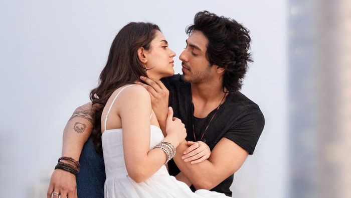 'সাইয়ারা' ছবির দৃশ্যে অনীত- আহান