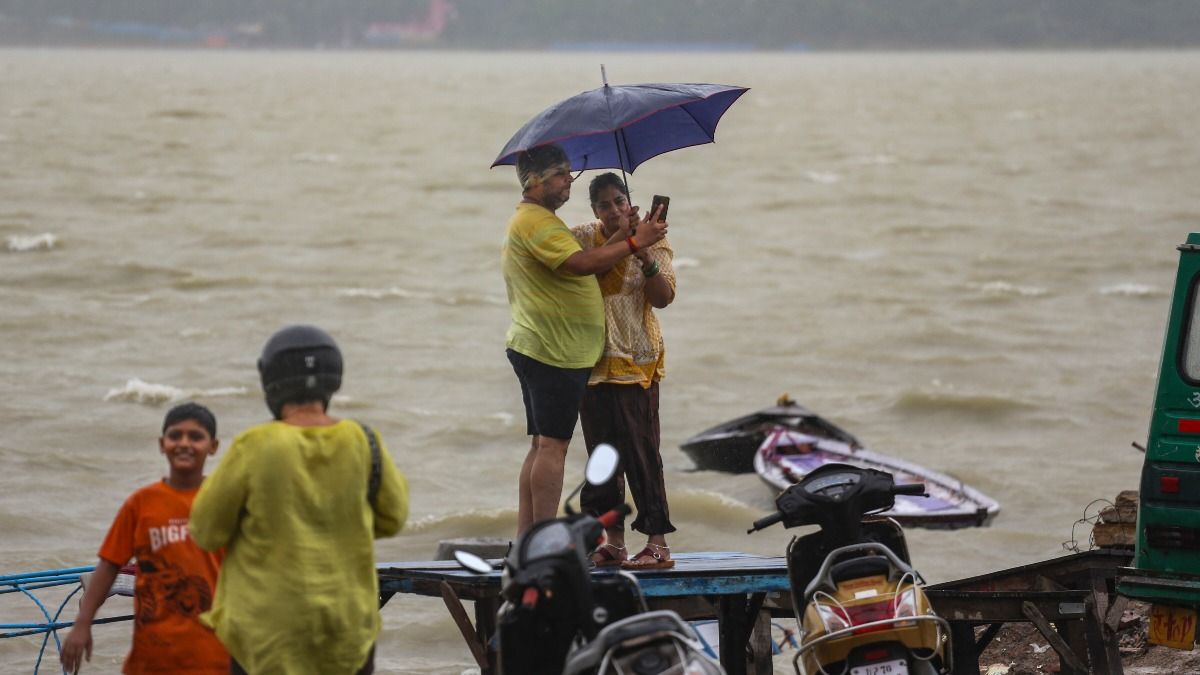 বুধ থেকে রবিবার পর্যন্ত ফের টানা বৃষ্টির পূর্বাভাস, দক্ষিণবঙ্গের কোথায় কোথায়?