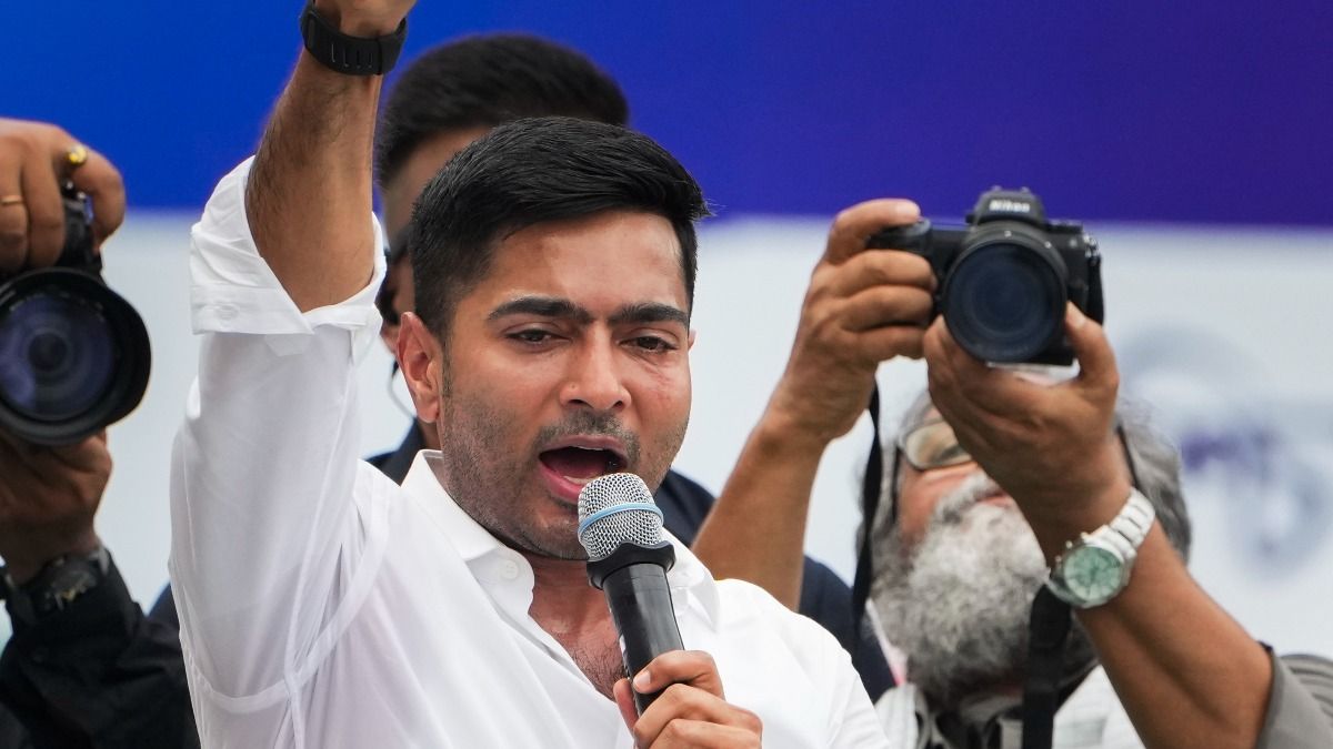 'প্রকৃত বাঙালিদের ভোটাধিকার কাড়তে চাইছে', নির্বাচন কমিশন-বিজেপি আঁতাঁত দেখছেন অভিষেক