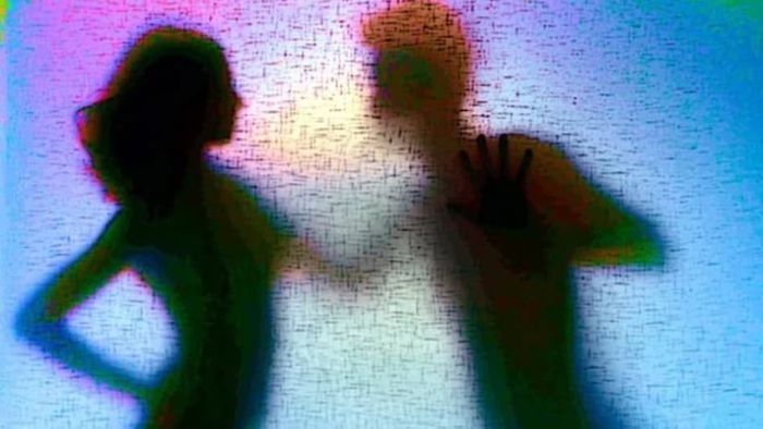 মাদক খাইয়ে স্বামীর গোপনাঙ্গ কেটে দিল স্ত্রী,গায়ে কাঁটা দেওয়া ঘটনা