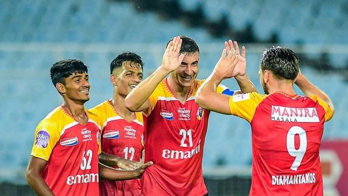 বিমানবাহিনীকে আকাশে উড়িয়ে টানা ৬-১ এ জয় লাল-হলুদের