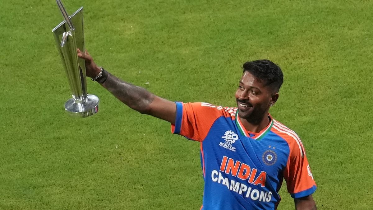 সূর্যকুমারের পর হার্দিকের ফিটনেস নিয়েও প্রশ্ন, এশিয়া কাপের আগে চাপ বাড়ছে? সূর্যকুমারের পর হার্দিকের ফিটনেস নিয়েও প্রশ্ন, এশিয়া কাপের আগে চাপ বাড়ছে?