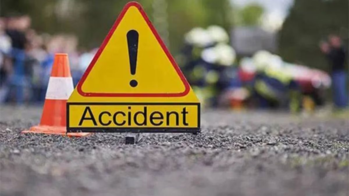 বেহালায় মেট্রোর গার্ডওয়ালে যাত্রীবাহী বাসের ধাক্কা, আহত ১০