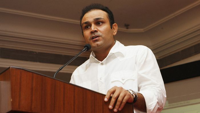 'ধোনি দল থেকে বাদ দিয়েছিল, অবসর নিতে চেয়েছিলাম', বিস্ফোরক দাবি সেওয়াগের