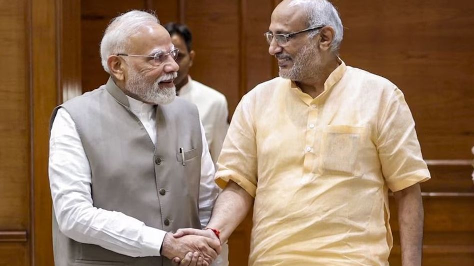 'উনি রাজনীতিকে খেলা মনে করেন না,' উপরাষ্ট্রপতি পদে রাধাকৃষ্ণণকেই কেন সমর্থনের আর্জি মোদীর? 'উনি রাজনীতিকে খেলা মনে করেন না,' উপরাষ্ট্রপতি পদে রাধাকৃষ্ণণকেই কেন সমর্থনের আর্জি মোদীর?