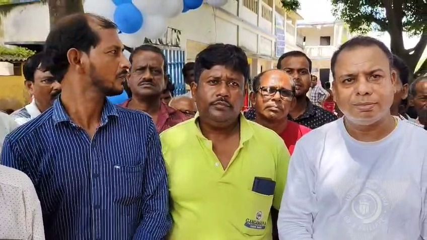 আউশগ্রামে 'আমাদের পাড়া আমাদের সমাধান’ ক্যাম্পে BJP নেতা, মুখে মমতার গুণগান