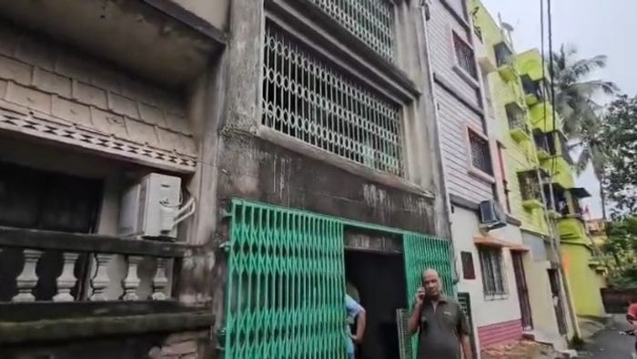 বেহালায় বাড়িতে রহস্য মৃত্যু বৃদ্ধার