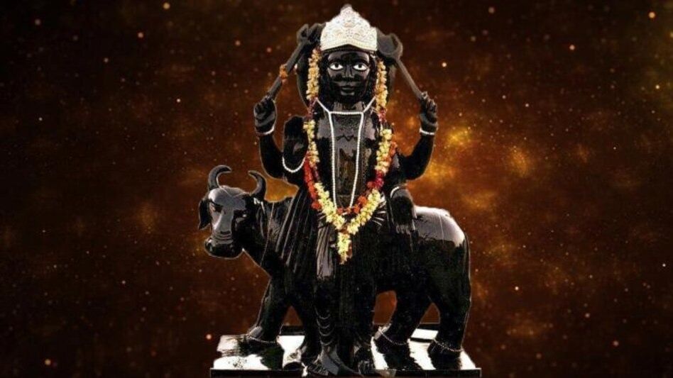 শনি অমাবস্যার কালো ছায়া পড়বে ৩ রাশিতে, একই দিনে সূর্য-শনির ষড়াষ্টক যোগে ঘনাচ্ছে বিপদ শনি অমাবস্যার কালো ছায়া পড়বে ৩ রাশিতে, একই দিনে সূর্য-শনির ষড়াষ্টক যোগে ঘনাচ্ছে বিপদ