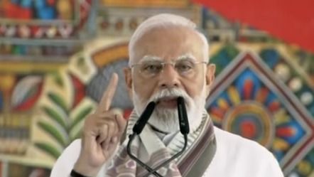 'সরকারি কর্মীরা জেলে থাকলে চাকরি যায়, মন্ত্রীদের নয় কেন?' গয়ায় প্রশ্ন প্রধানমন্ত্রীর