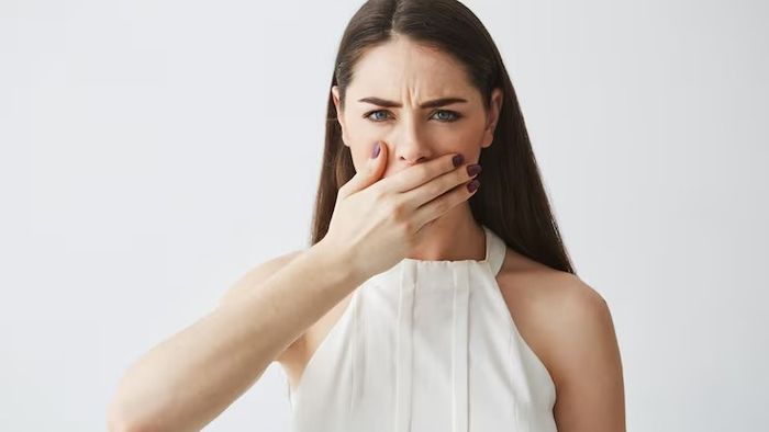 মুখে দুর্গন্ধ? সামান্য কাজটি করলে আর লজ্জা ঢাকতে হবে না