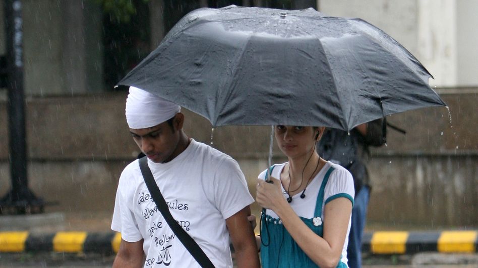 ঝকঝকে রোদে স্বস্তি বহু জেলায়, নিম্নচাপের জেরে ফের বৃষ্টির আশঙ্কা কোথায় কোথায়? ঝকঝকে রোদে স্বস্তি বহু জেলায়, নিম্নচাপের জেরে ফের বৃষ্টির আশঙ্কা কোথায় কোথায়?