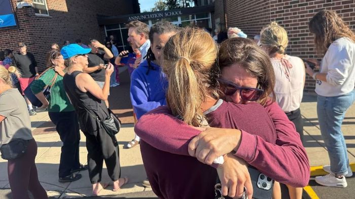 মার্কিন যুক্তরাষ্ট্রের স্কুলে বন্দুকবাজের হামলা