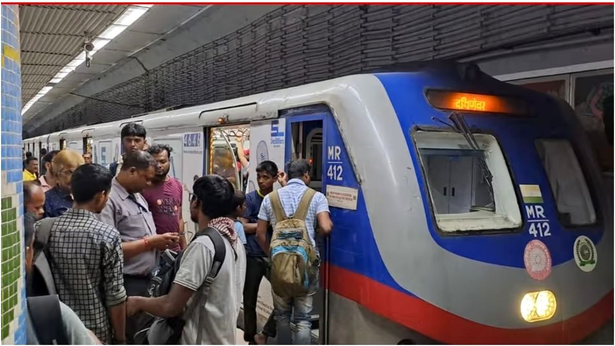 মেট্রোর ব্লু-লাইনে লাগাতার ভোগান্তি, তিতিবিরক্ত নিত্যযাত্রীরা, নেপথ্যে ৩ বড় কারণ