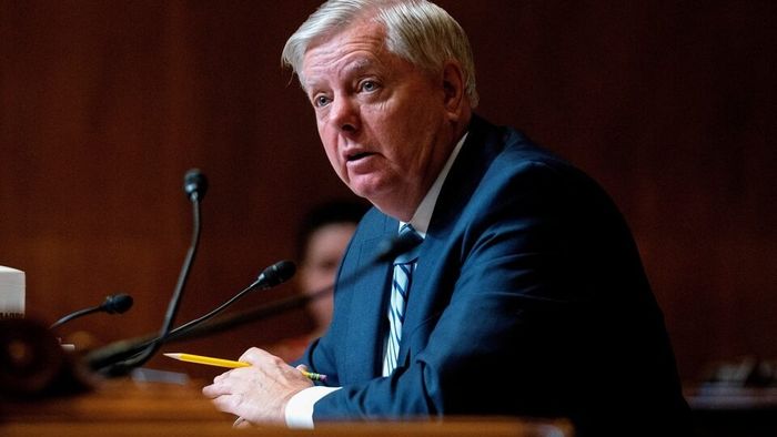 ডোনাল্ড ট্রাম্পের ঘনিষ্ঠ সিনেটর লিন্ডসে গ্রাহাম