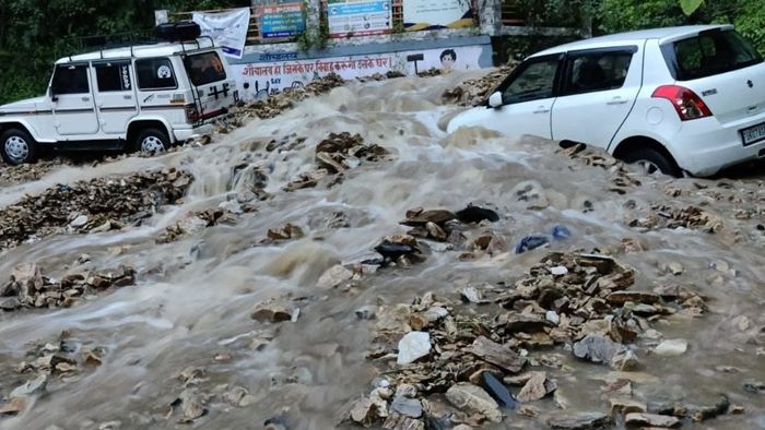 চামোলিতে মেঘভাঙা বৃষ্টি