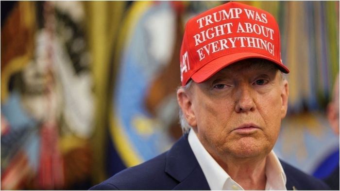 প্রেসিডেন্ট ডোনাল্ড ট্রাম্প