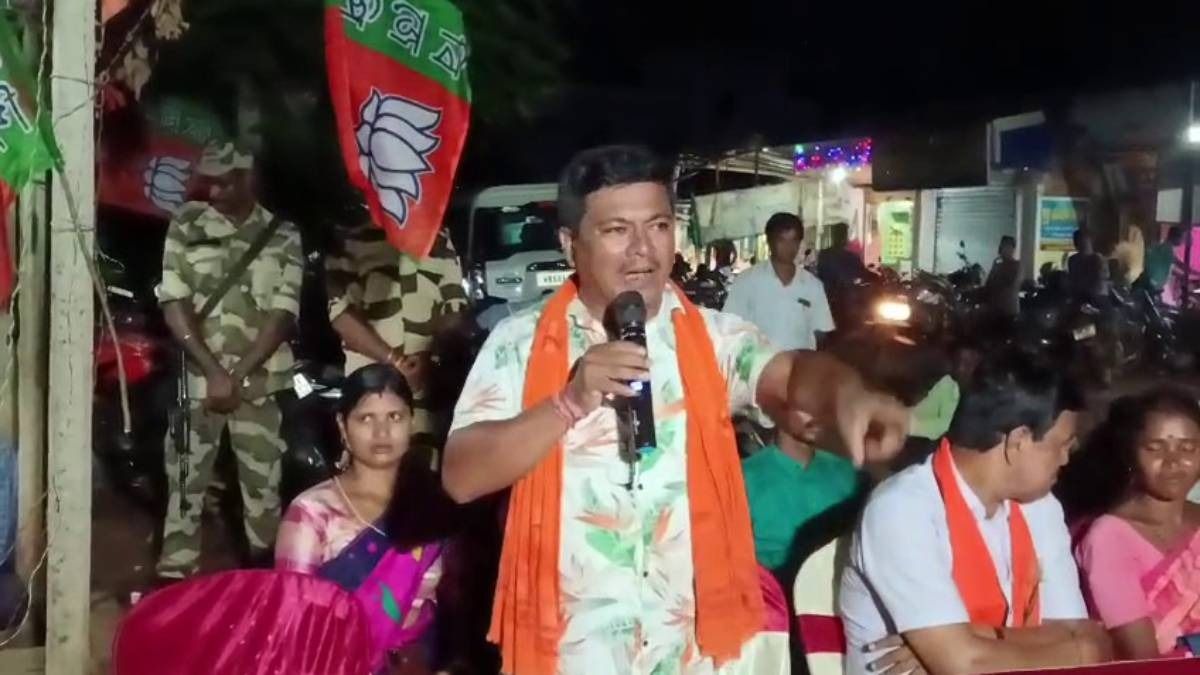 মমতা বন্দ্যোপাধ্যায়কে 'অশালীন' আক্রমণ বিজেপি নেতার, সরগরম রাজনীতি