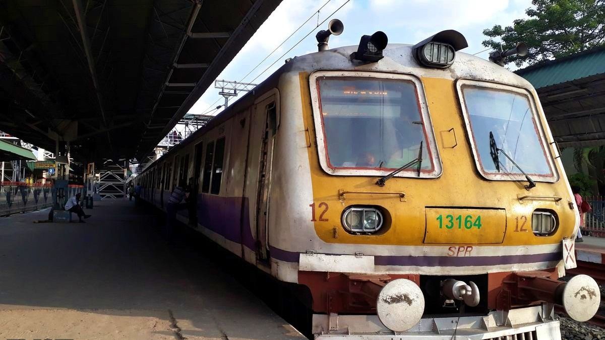 ফের লোকাল ট্রেন বাতিল হাওড়া-বর্ধমান শাখায়, ব্যান্ডেল-কাটোয়া রুটেও বড় বদল