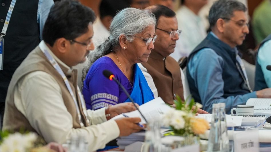 কিসের দাম বাড়ছে, সস্তা হচ্ছে কী কী? নতুন GST-তে বাজারে বড় পরিবর্তন, রইল সম্পূর্ণ তালিকা কিসের দাম বাড়ছে, সস্তা হচ্ছে কী কী? নতুন GST-তে বাজারে বড় পরিবর্তন, রইল সম্পূর্ণ তালিকা