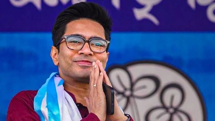 অভিষেকের নাম করে ভোটে টিকিট পাইয়ে দেওয়ার প্রতিশ্রুতি, গ্রেফতার নাজমুল শেখ