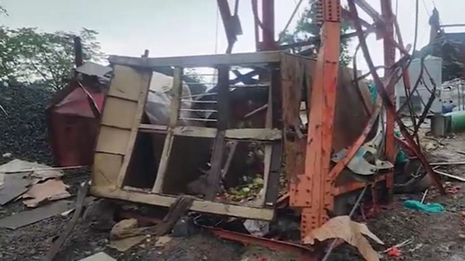 গুজরাতের পাওয়াগঢ় শক্তিপীঠে রোপওয়ে ভেঙে বড় দুর্ঘটনা, ৬ জনের মৃত্যু গুজরাতের পাওয়াগঢ় শক্তিপীঠে রোপওয়ে ভেঙে বড় দুর্ঘটনা, ৬ জনের মৃত্যু