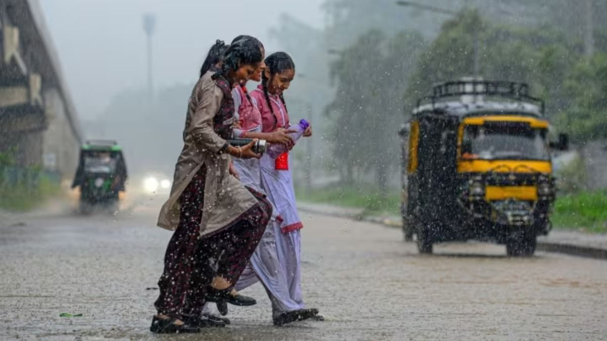 আগামী ৭ দিন কোন কোন জেলায় বৃষ্টি? রইল আবহাওয়ার পূর্বাভাস