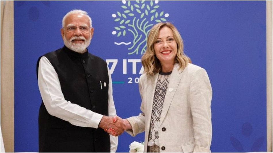 ইতালির PM মেলোনির সঙ্গে ফোনে কথা মোদীর, কী নিয়ে আলোচনা? ইতালির PM মেলোনির সঙ্গে ফোনে কথা মোদীর, কী নিয়ে আলোচনা?