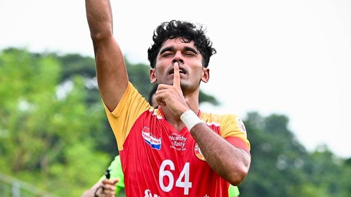 ঘরের মাঠে ৩ গোল, ইউনাইটেড কলকাতার বিরুদ্ধে জিতে শুরু ইস্টবেঙ্গলের