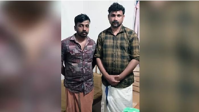 গ্রেফতার দুই যুবক।-ফাইল ছবি