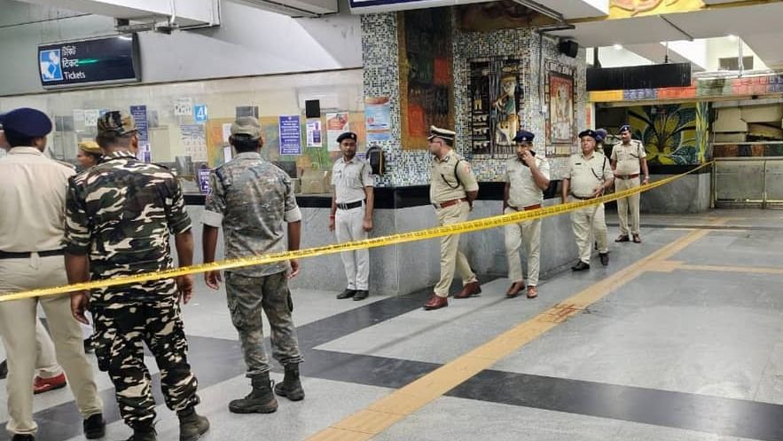 বান্ধবী নিয়ে গন্ডগোলের শুরু, হাওড়া স্টেশন থেকে গ্রেফতার সহপাঠী খুনে অভিযুক্ত ছাত্র